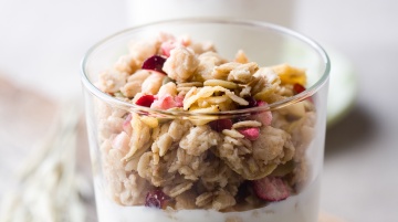 Jogurt 2% 180g z musli z owocami suszonymi